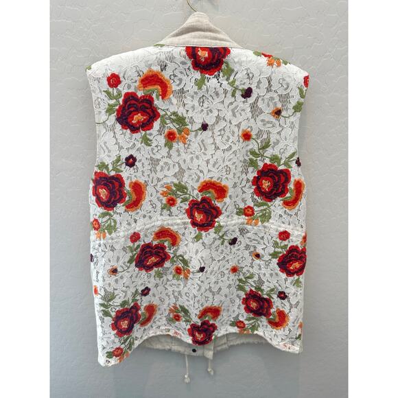 ENTRO | Beige Linen Blend Eyelet Lace Floral Back Lightweight Vest | Medium - Picture 6 of 9